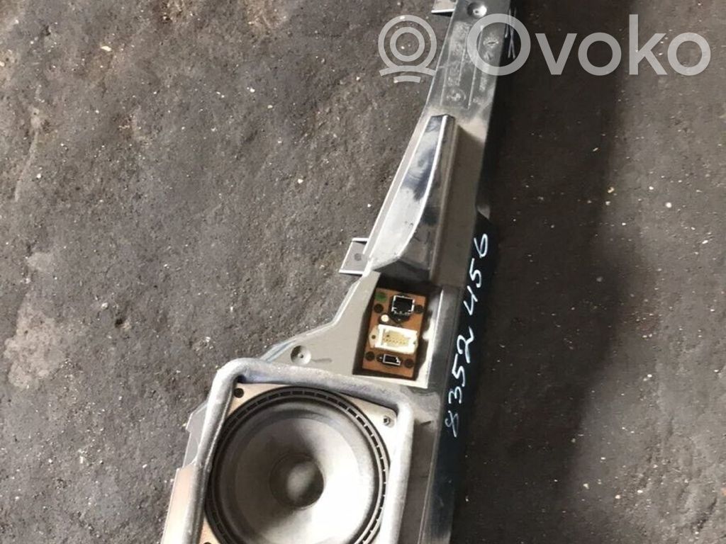 Etuoven kaiutin   8371240