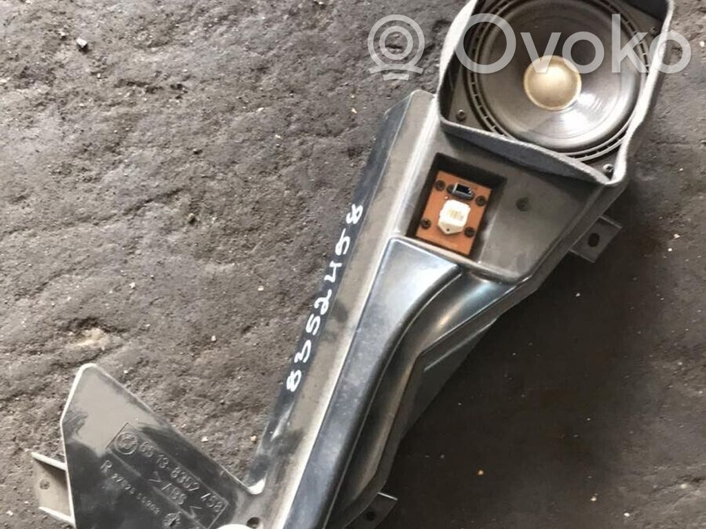 BMW 7 E38 Altavoz de la puerta trasera 
