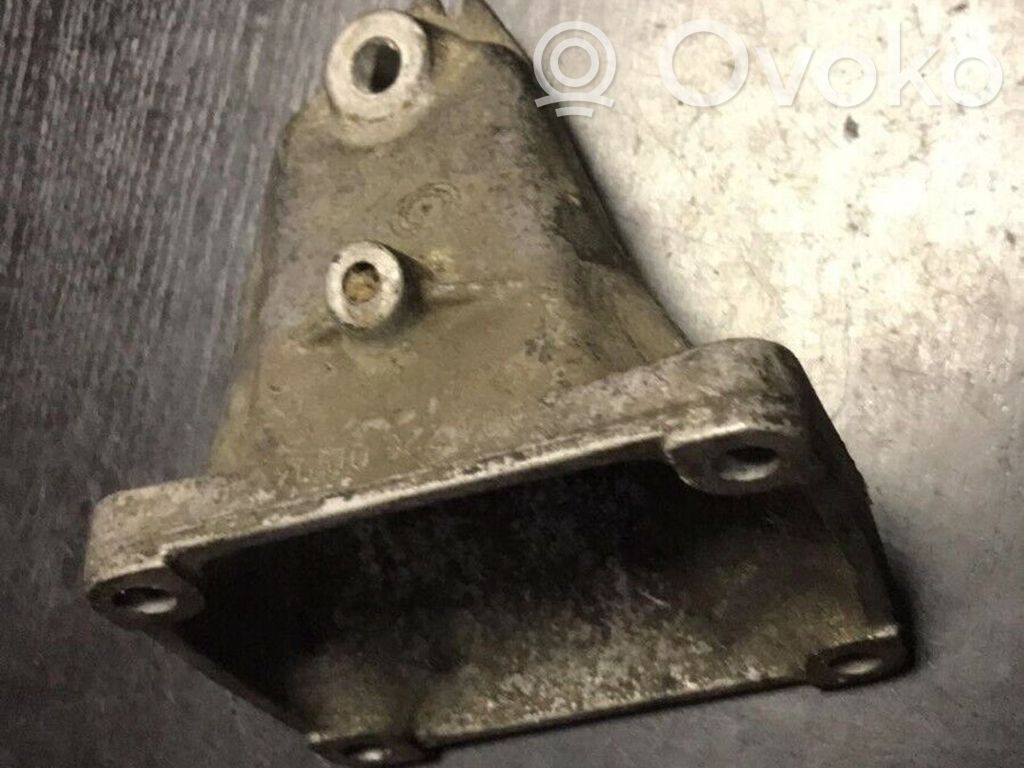 Engine mounting bracket   6042230004