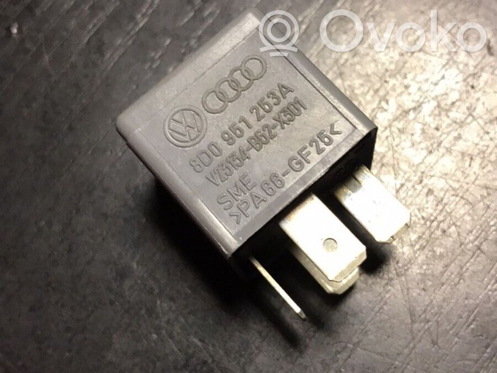 Otros relés   8D0951253A