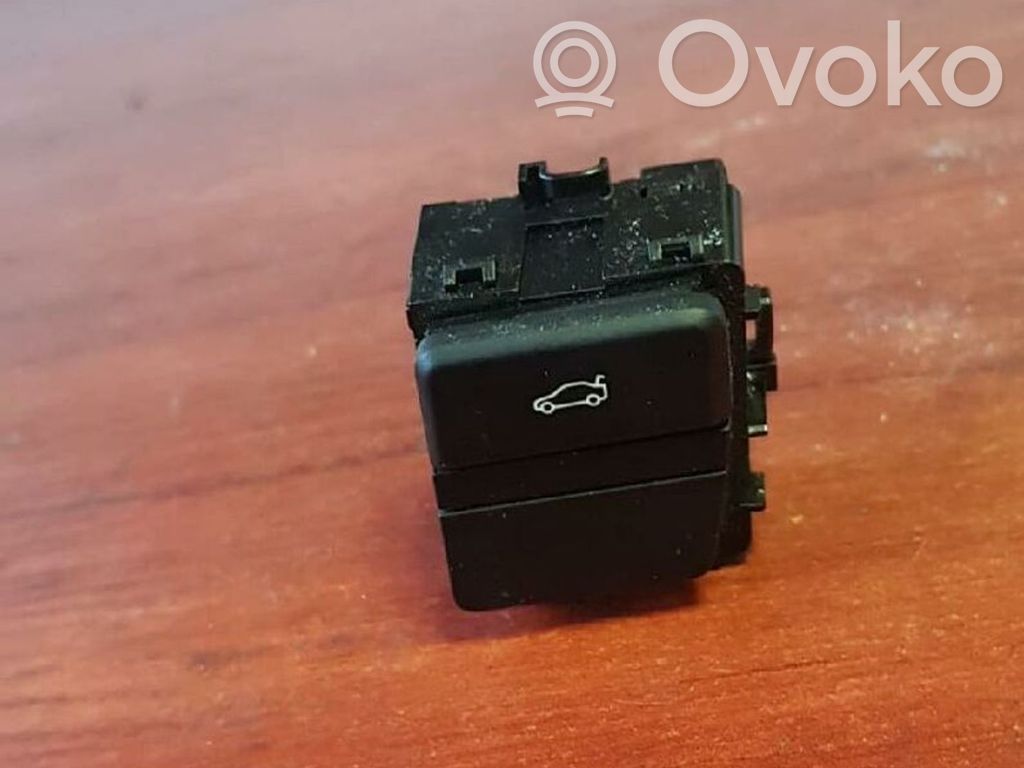 BMW 5 E60 E61 Tailgate opening switch 