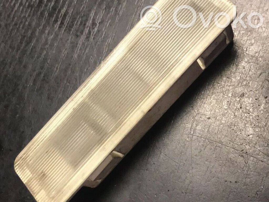 BMW 7 E38 Éclairage lumière plafonnier arrière 