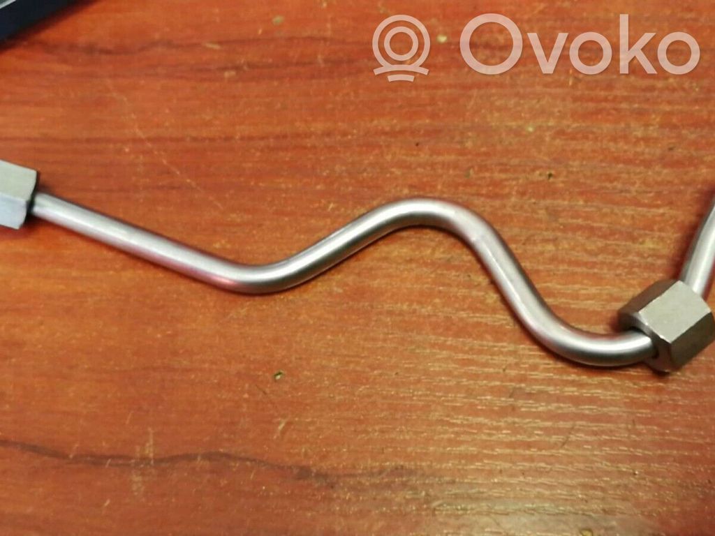 BMW 1 E81 E87 Fuel injector supply line/pipe 