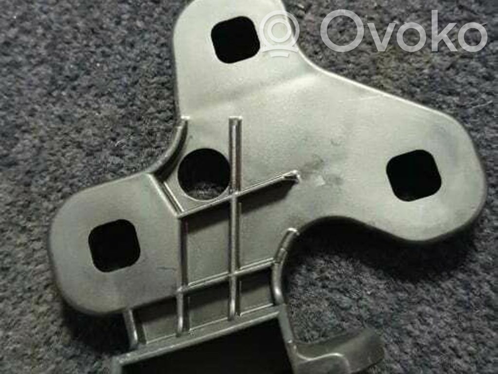 Front bumper mounting bracket   8230513