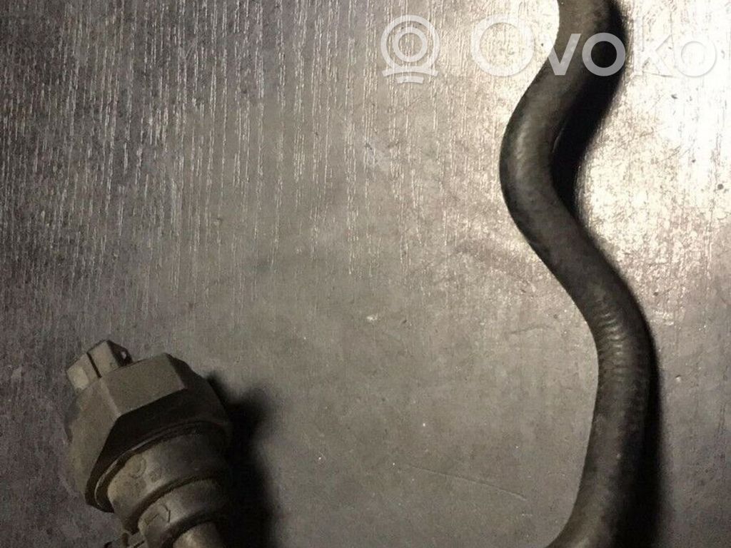 BMW 7 E38 Fuel tank valve 