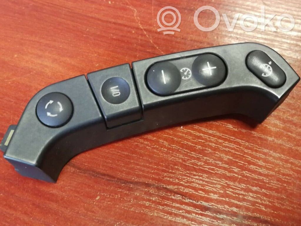 BMW 7 E38 Steering wheel buttons/switches 