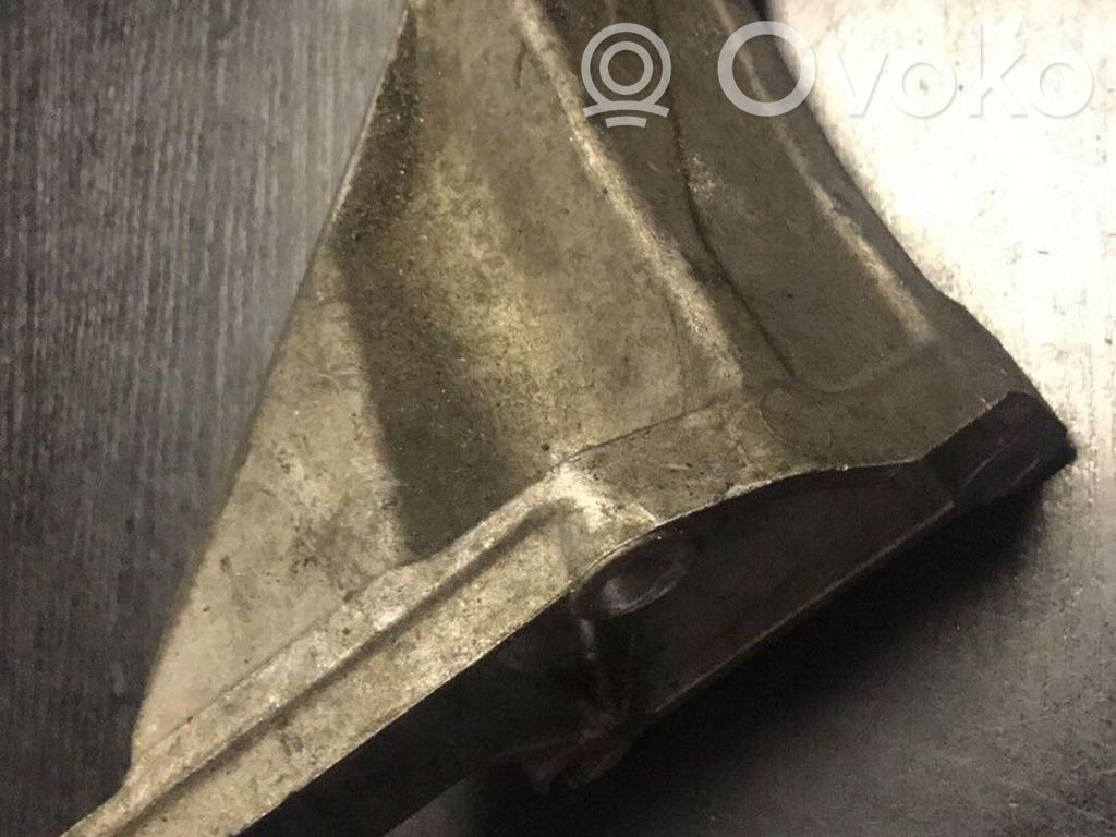 BMW 7 E65 E66 Engine mounting bracket 