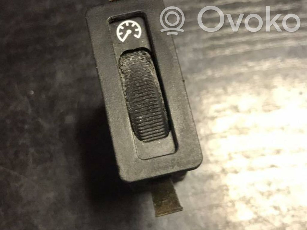 BMW 5 E34 Panelės apšvietimo reguliavimo jungtukas 