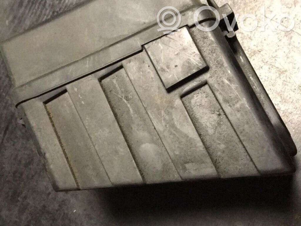 BMW 5 E34 Bloque de montaje de relé 