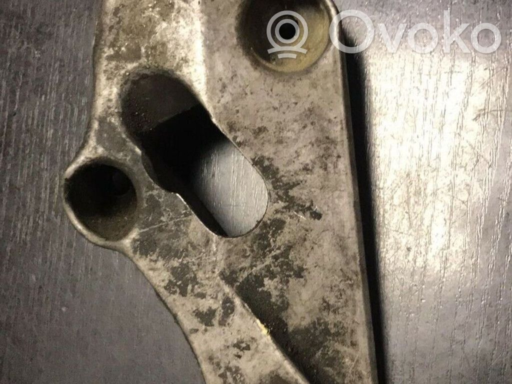 BMW 5 E34 Engine mounting bracket 