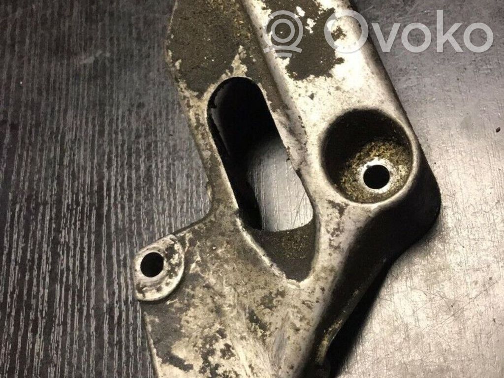 BMW 5 E34 Engine mounting bracket 