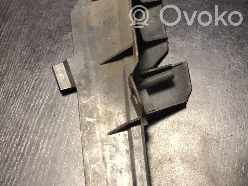 BMW 7 E38 Support phare frontale 
