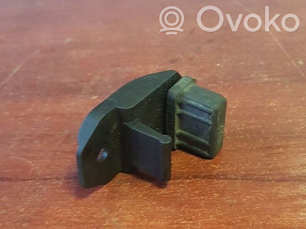 BMW 5 E39 Radiator mount bracket 