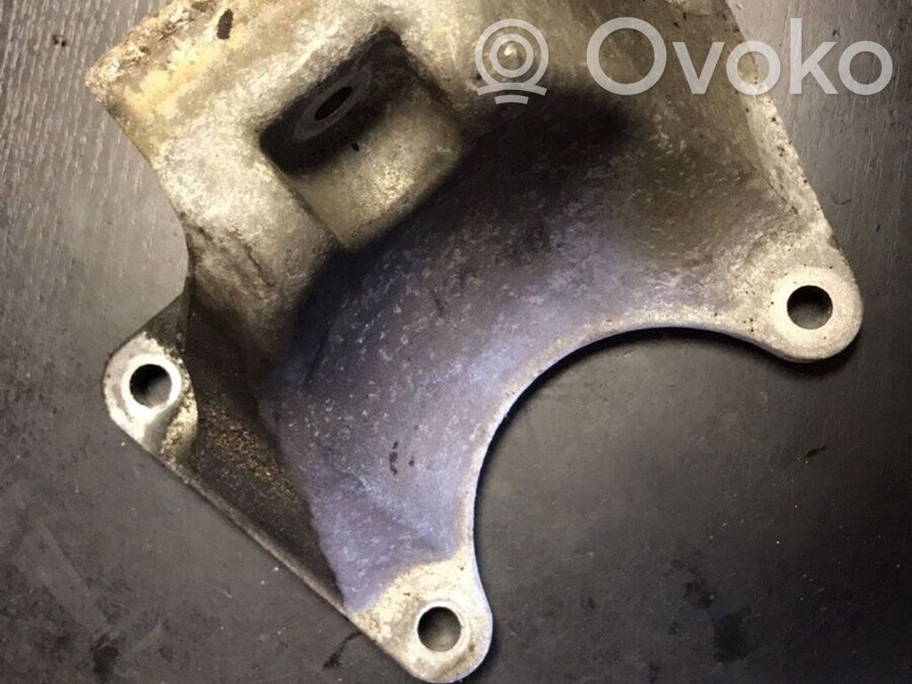 BMW 5 E60 E61 Pārnesumkārbas stiprinājuma kronšteins 
