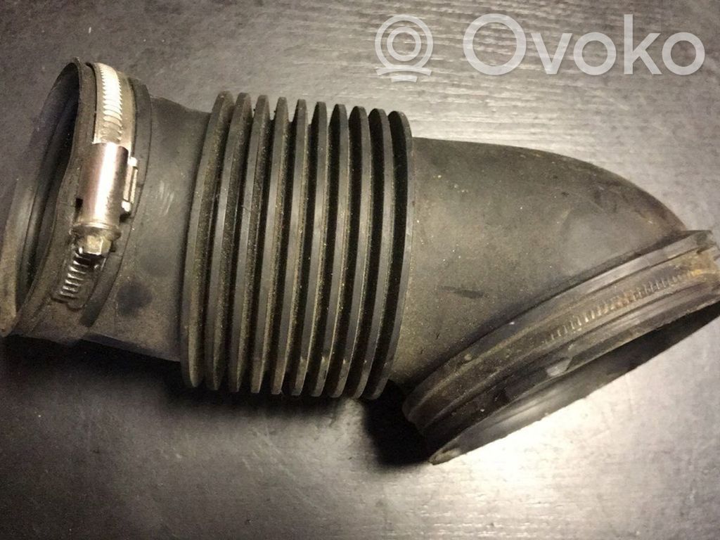 BMW 5 E60 E61 Oro paėmimo kanalo detalė (-ės) 