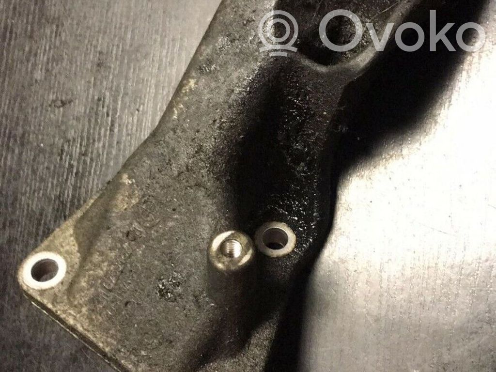 Engine mounting bracket   6759487