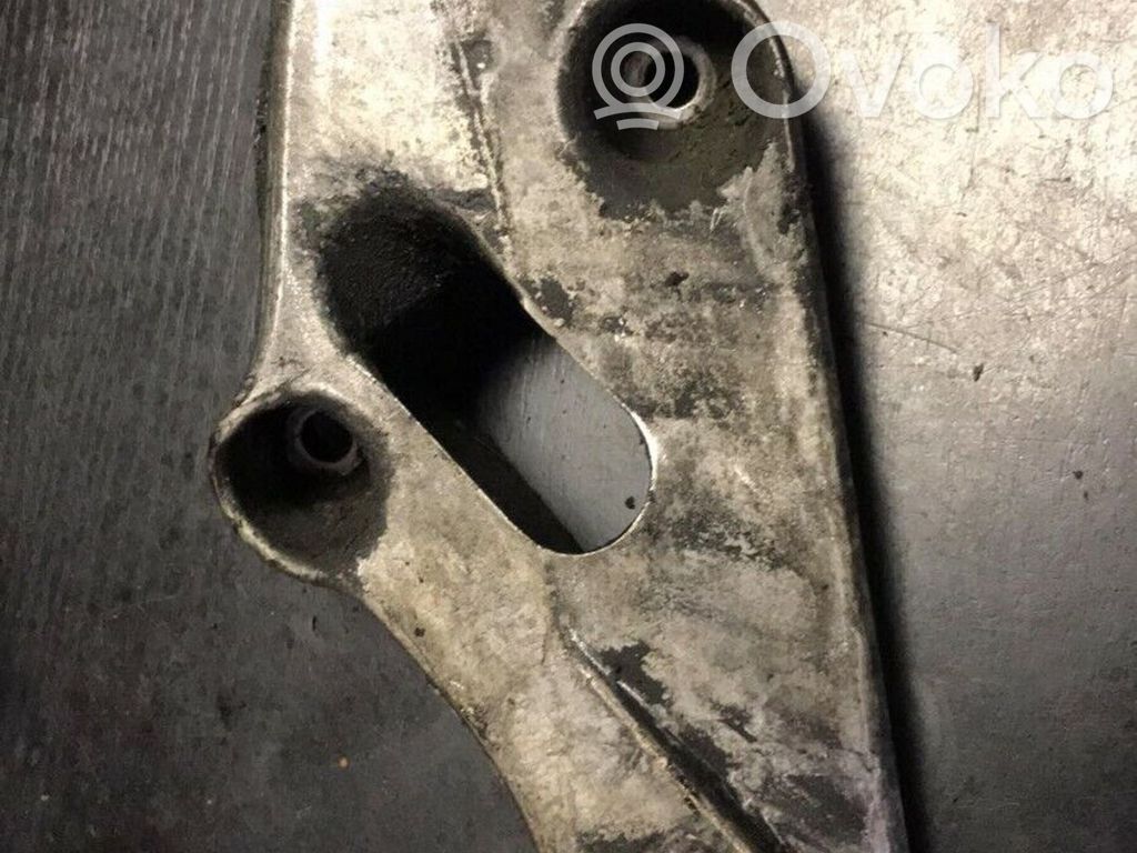 BMW 5 E34 Engine mounting bracket 