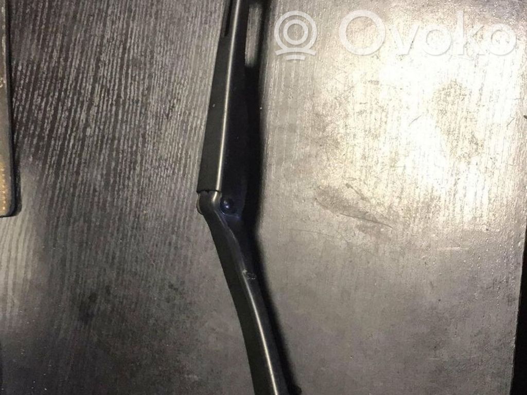 BMW 3 E90 E91 Front wiper blade arm 