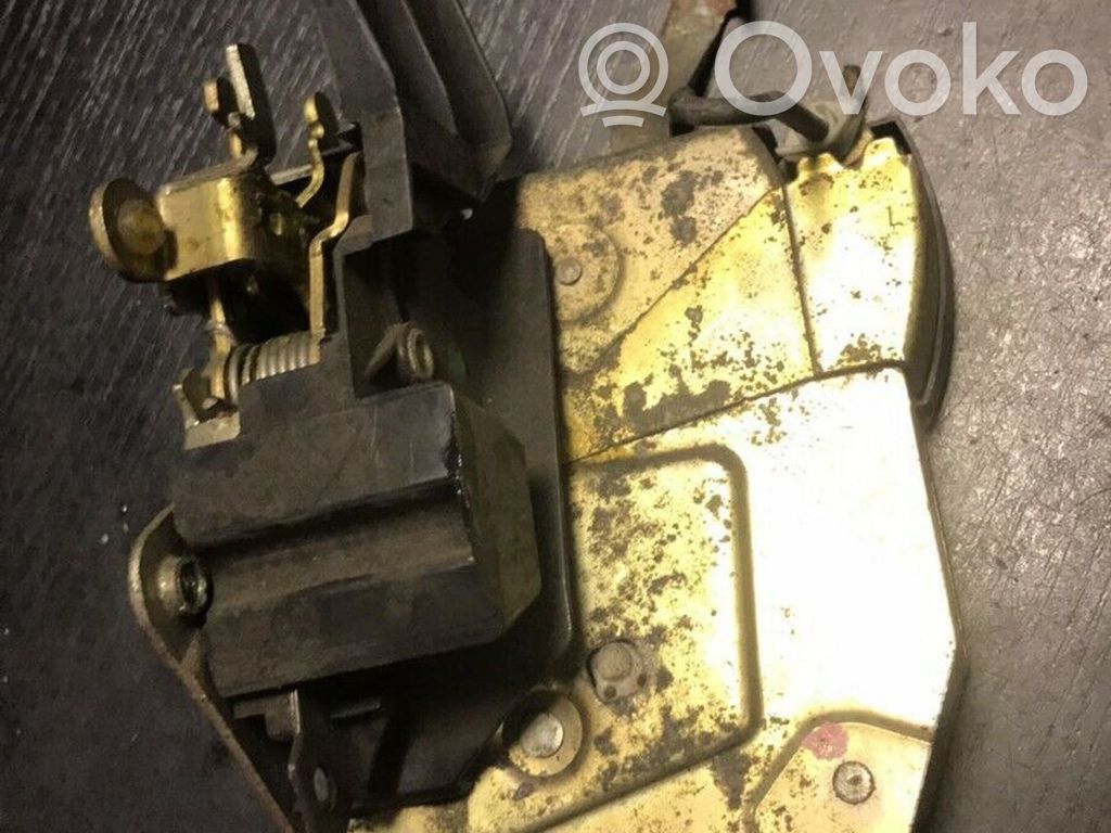 BMW 5 E34 Priekšpusē slēdzene 