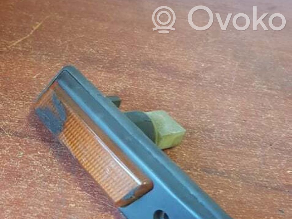 Front fender indicator light   1378014