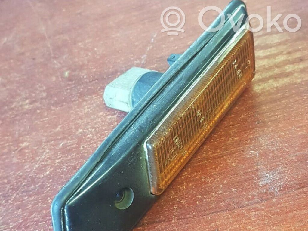 Front fender indicator light   1378014