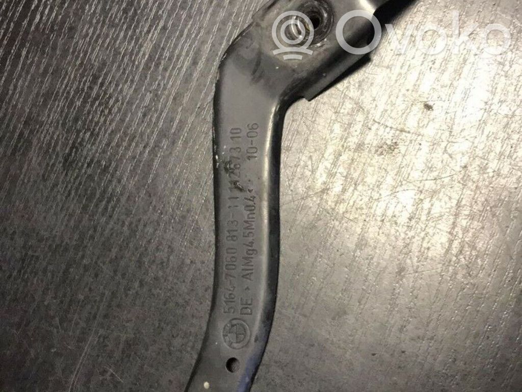 BMW 5 E60 E61 Fender mounting bracket 