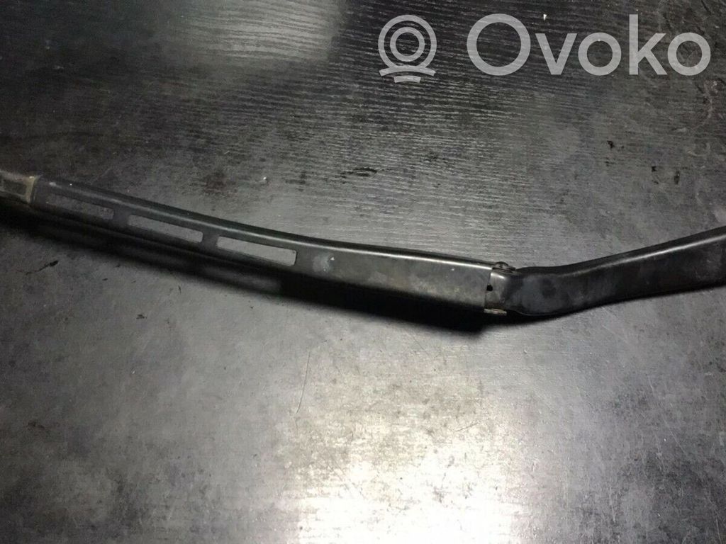 BMW 3 E90 E91 Front wiper blade arm 