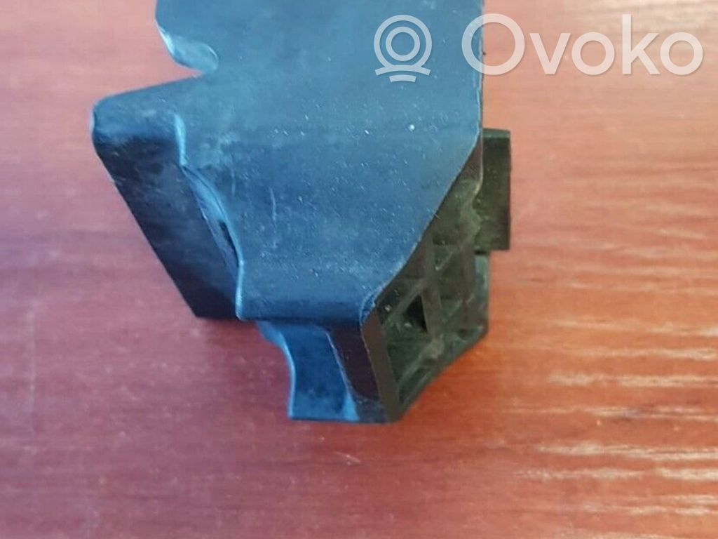 BMW 3 E90 E91 Radiator mount bracket 