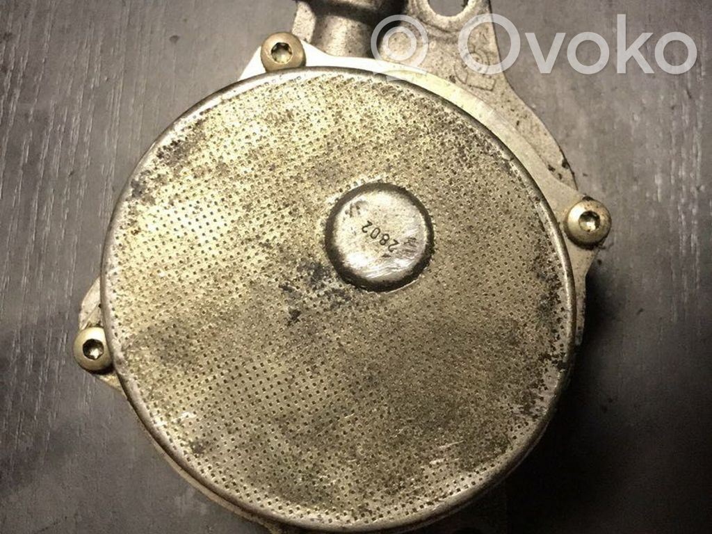 BMW 5 E39 Vacuum pump 