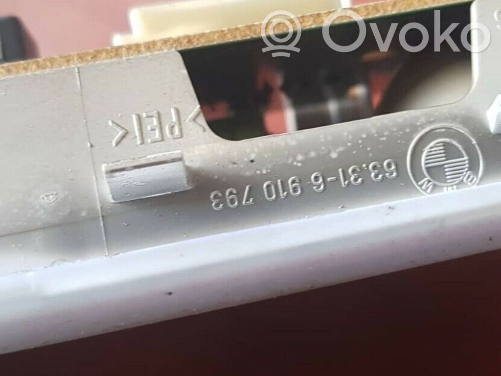 BMW 5 E60 E61 Galinių vietų apšvietimo žibintas 