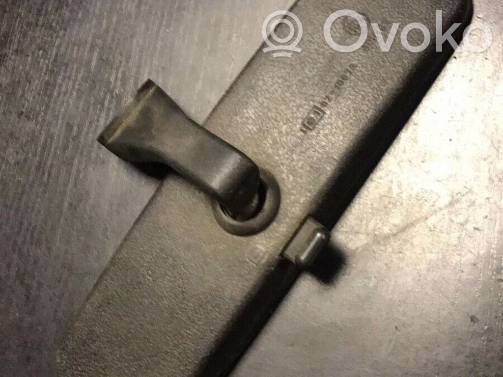 Rear view mirror (interior)   E6006199