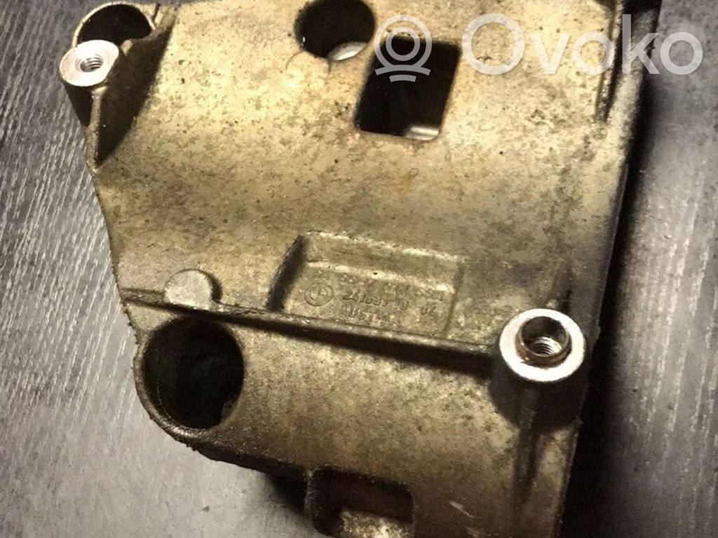 BMW 5 E60 E61 A/C compressor mount bracket 