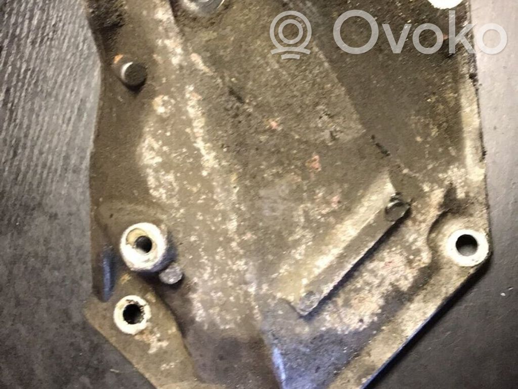 BMW 5 E60 E61 Engine mounting bracket 