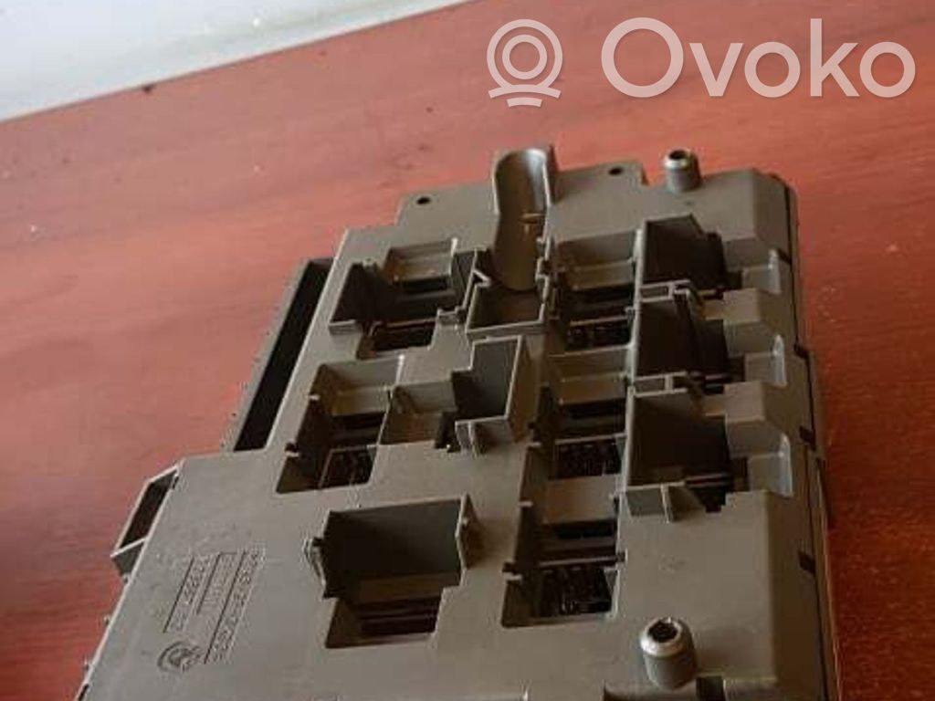 Fuse module   9119446