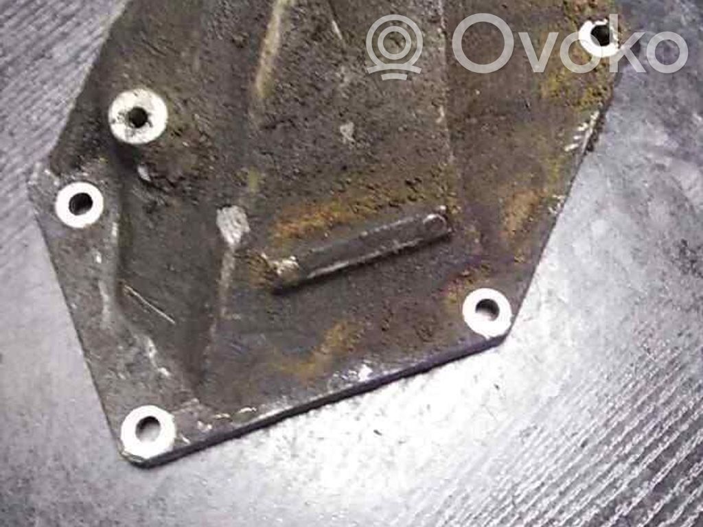 BMW 5 E39 Engine mounting bracket 
