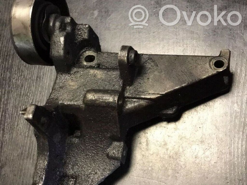 BMW 5 E34 Moottorin kiinnikekorvake (käytetyt) 
