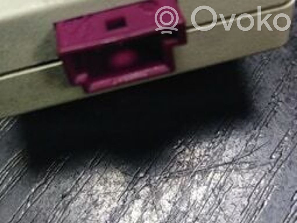 BMW 3 E90 E91 Antenos stiprintuvas 
