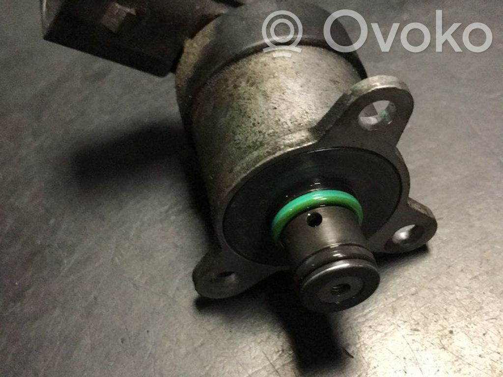 BMW 3 E90 E91 Fuel pressure sensor 