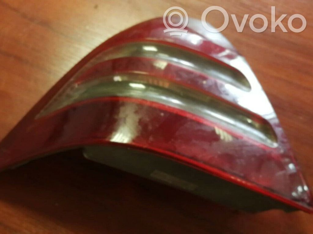 Mercedes-Benz C W203 Lampă spate în caroserie 