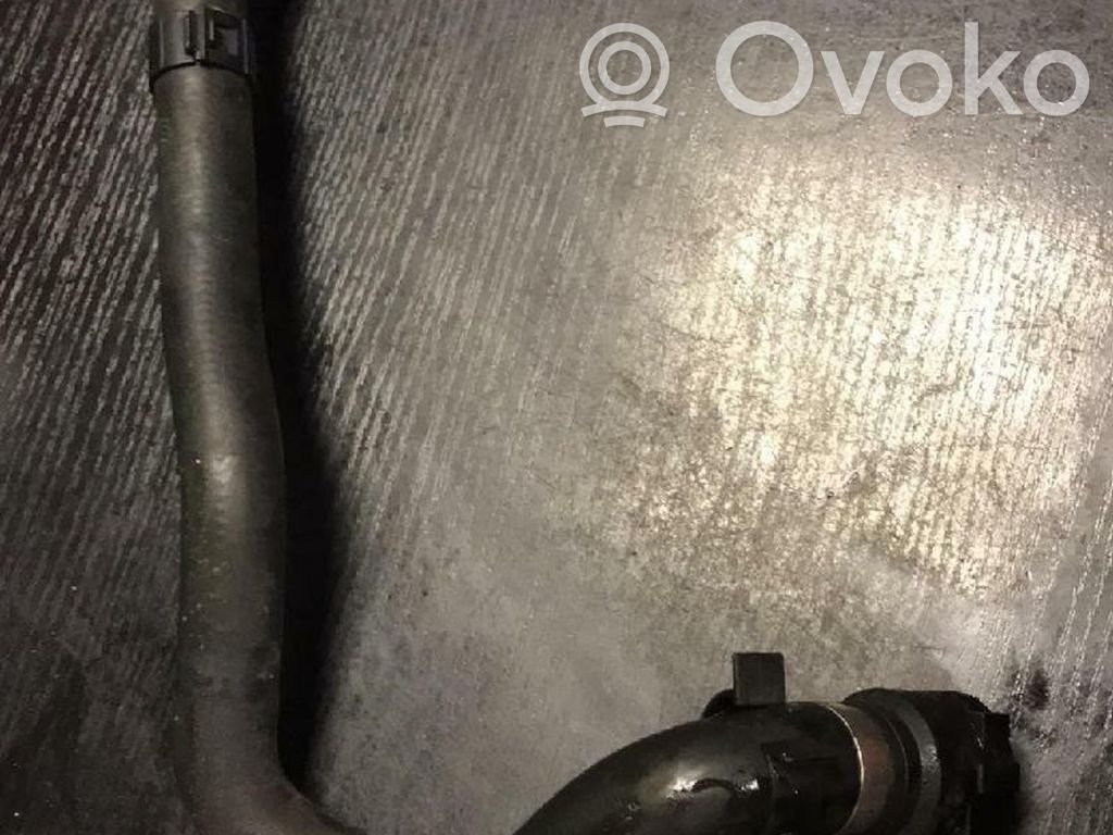 BMW 1 E82 E88 Engine coolant pipe/hose 