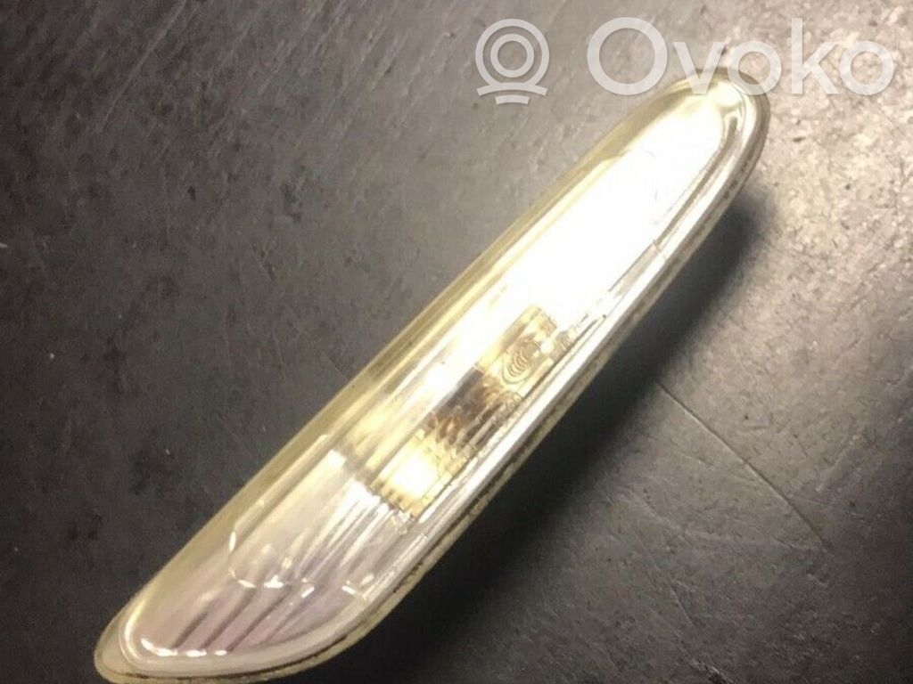 BMW 1 E82 E88 Front fender indicator light 