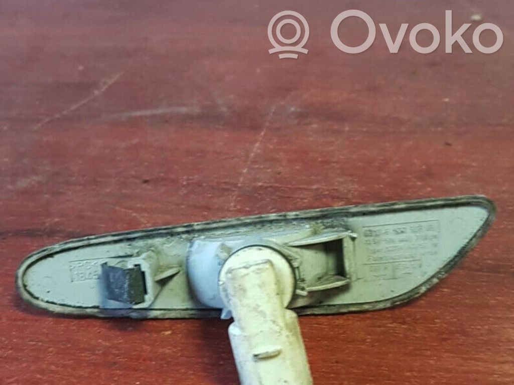 BMW 1 E82 E88 Front fender indicator light 