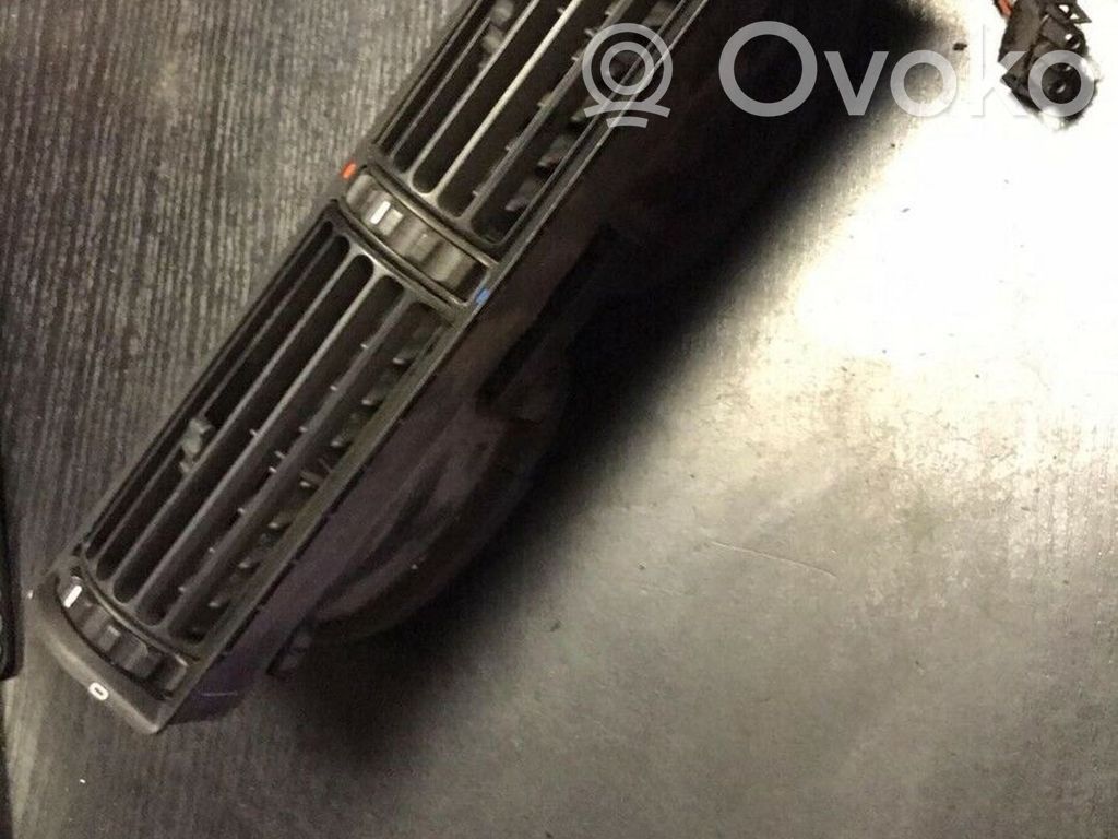 BMW 7 E32 Rejilla de ventilación central del panel 