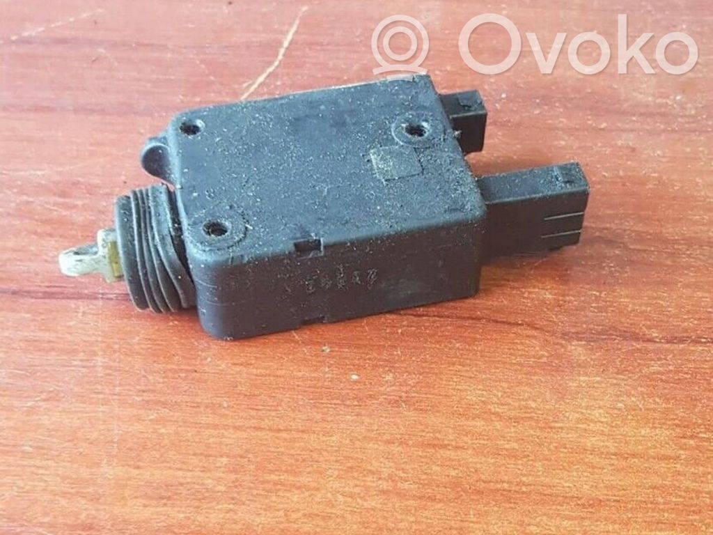 BMW 3 E36 Motorino della chiusura centralizzata 