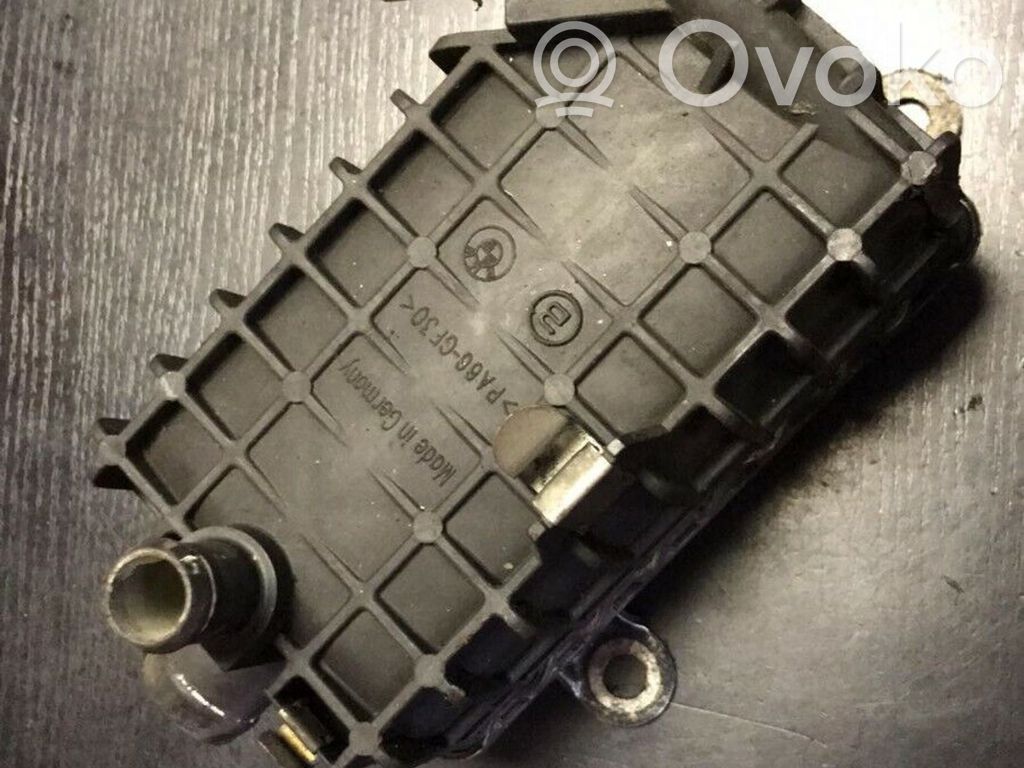 BMW 3 E36 Oil filter mounting bracket 