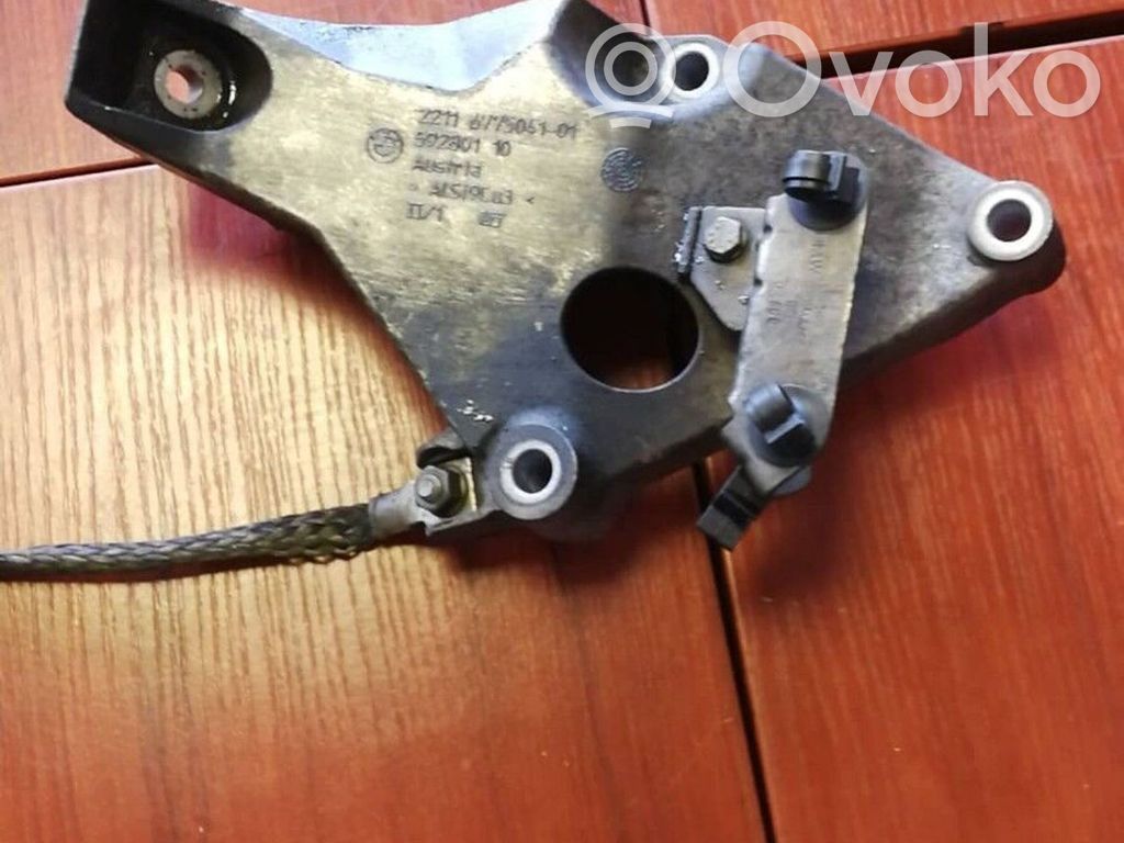 Engine mounting bracket   6775041