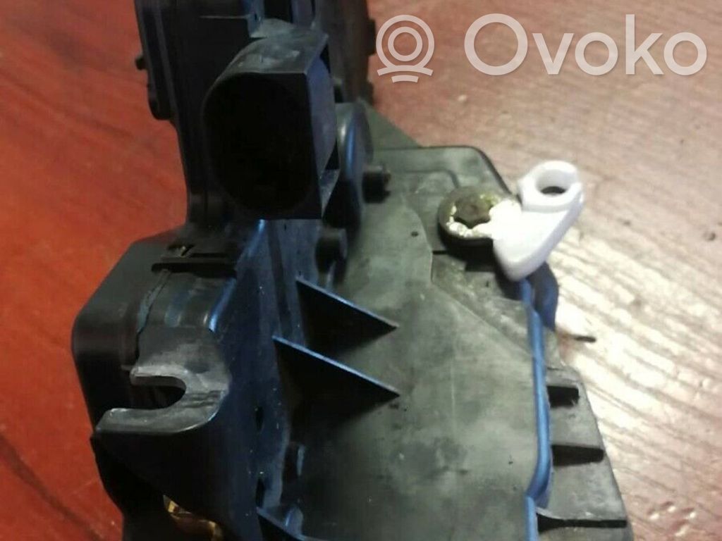 BMW 3 E46 Front door lock 