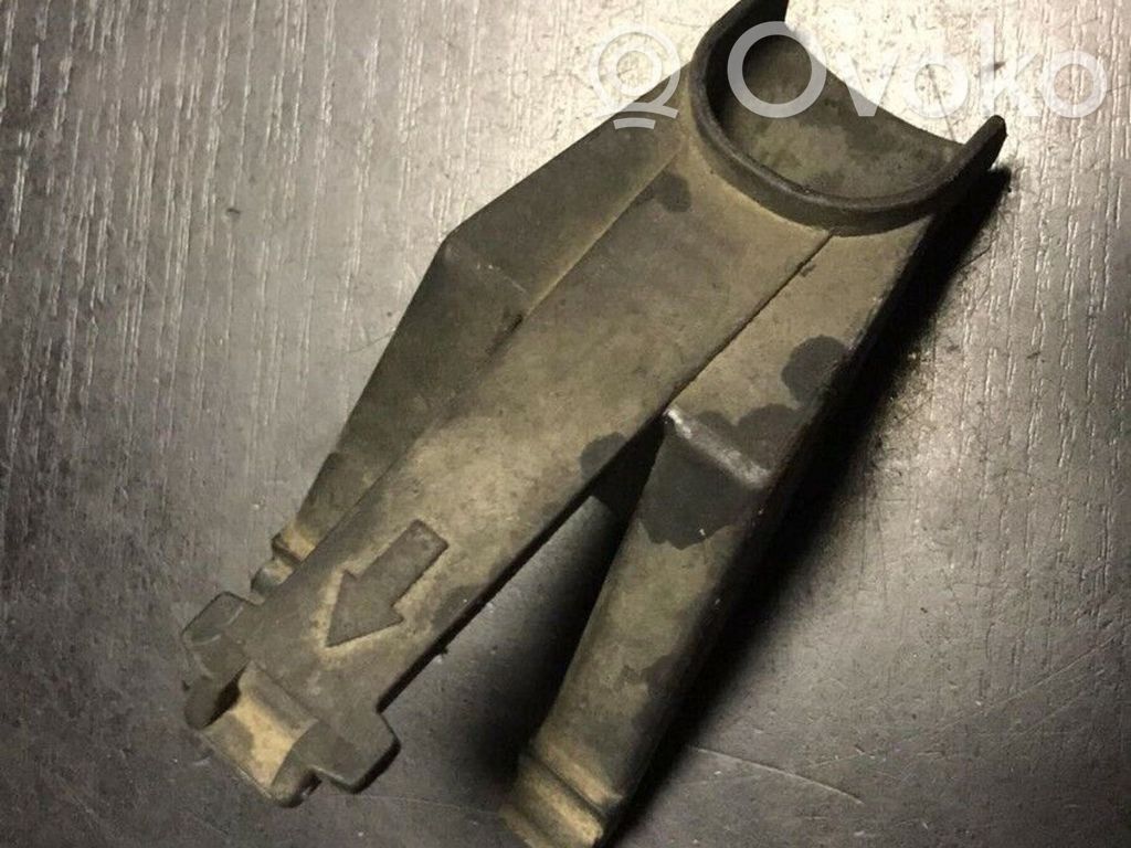 BMW 7 E32 Engine mounting bracket 