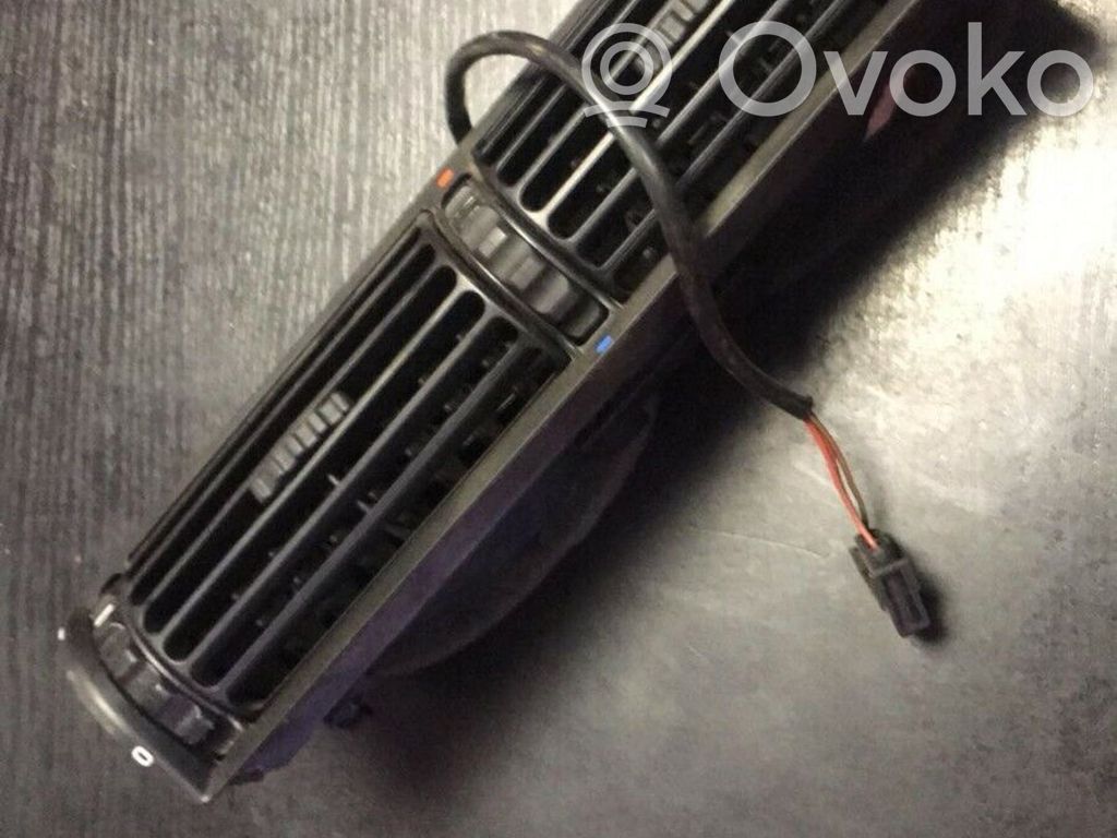 BMW 7 E32 Rejilla de ventilación central del panel 