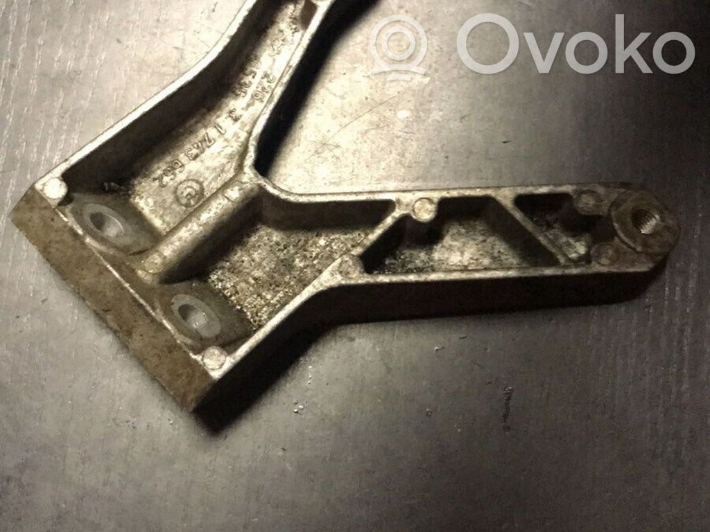 BMW 3 E46 Engine mounting bracket 
